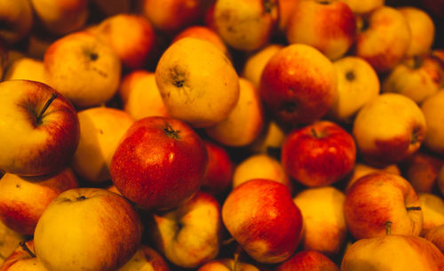 Full frame shot of apples