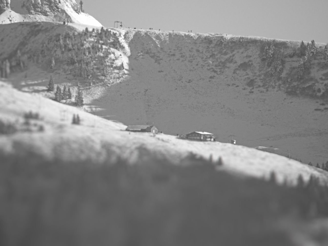 SURFACE LEVEL OF SNOW COVERED LAND