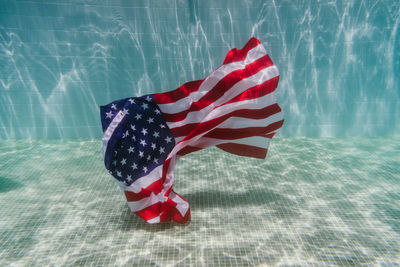 Red flag in water