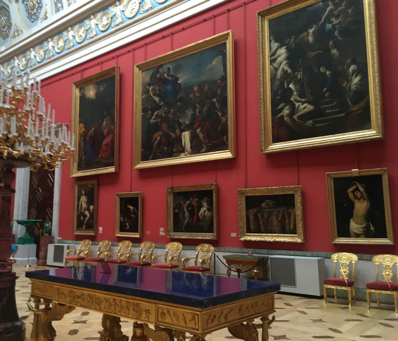 Александра Иванова