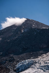 Volcan lanin - junin de los andes - argentina 