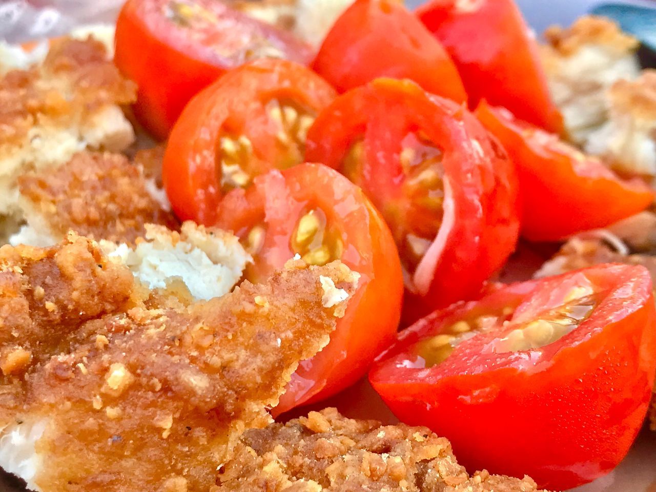 CLOSE-UP OF CHOPPED FRUITS AND VEGETABLES