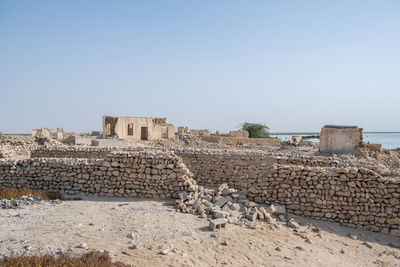 An abandoned fishing village located in al jumail, ruwais north of doha, qatar.