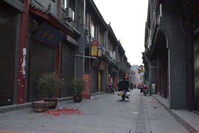 Narrow alley in city