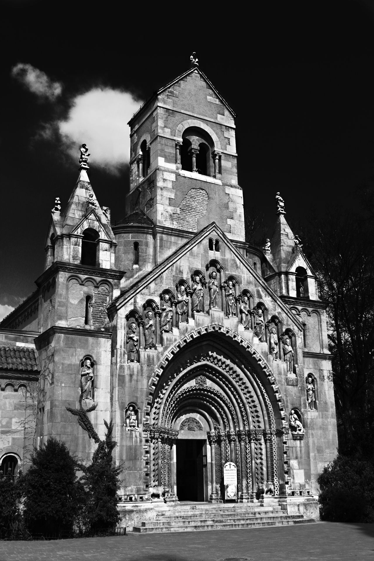 Jáki Chapel