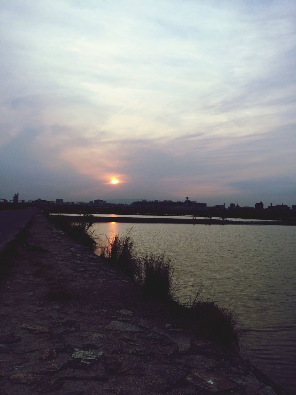 sunset, water, sky, tranquil scene, tranquility, scenics, cloud - sky, beauty in nature, nature, reflection, the way forward, idyllic, sea, sun, lake, river, cloud, cloudy, silhouette, sunlight