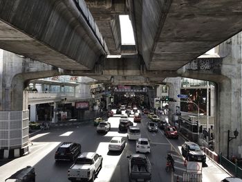 Traffic on road in city