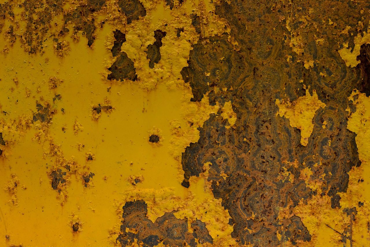 FULL FRAME SHOT OF RUSTY METAL