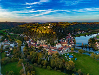 Stunning view to ruined castle of kallmünz in upper palatinate in autumn