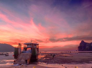 Abandoned boat on the beach