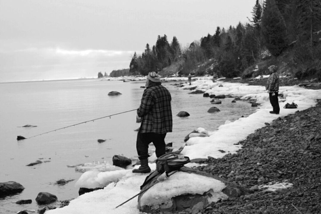 snow, winter, cold temperature, rear view, leisure activity, lifestyles, sky, full length, tranquil scene, beach, standing, men, tranquility, weather, nature, season, scenics, walking