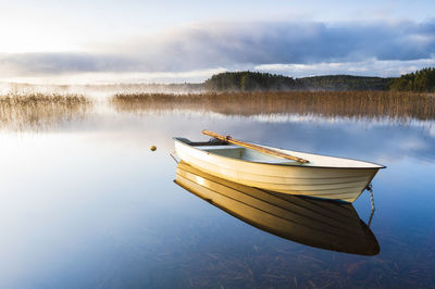 Rowing boat at lake