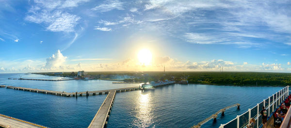 A sunrise suprise at port