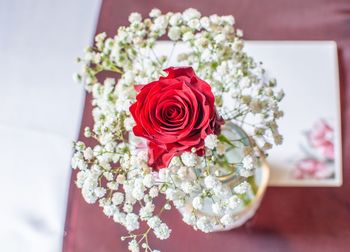 Close-up of rose bouquet on table