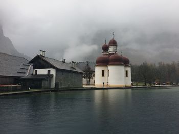 View of lake against sky