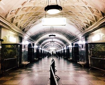 Illuminated tunnel