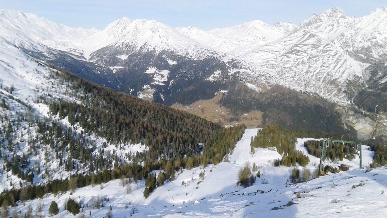 snow, winter, mountain, cold temperature, season, mountain range, snowcapped mountain, tranquil scene, tranquility, scenics, beauty in nature, landscape, weather, nature, covering, non-urban scene, white color, tree, snowcapped, frozen