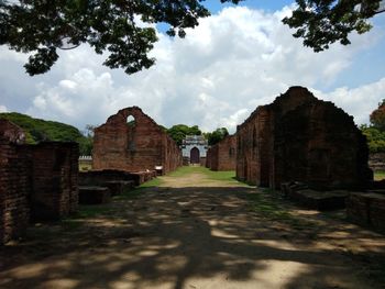 Old ruin building against sky