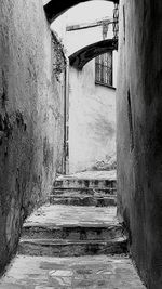 Narrow alley amidst old building