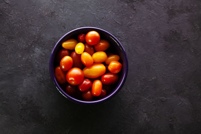 High angle view of tomatoes in bowl on table