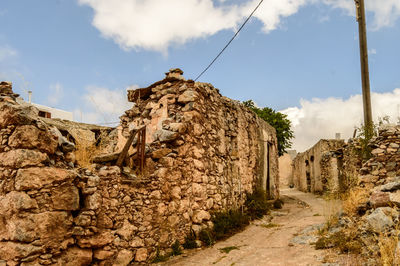 Panoramic view of old ruins against sky