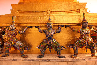 Guardian statues at temple