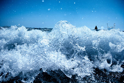 Waves splashing in sea