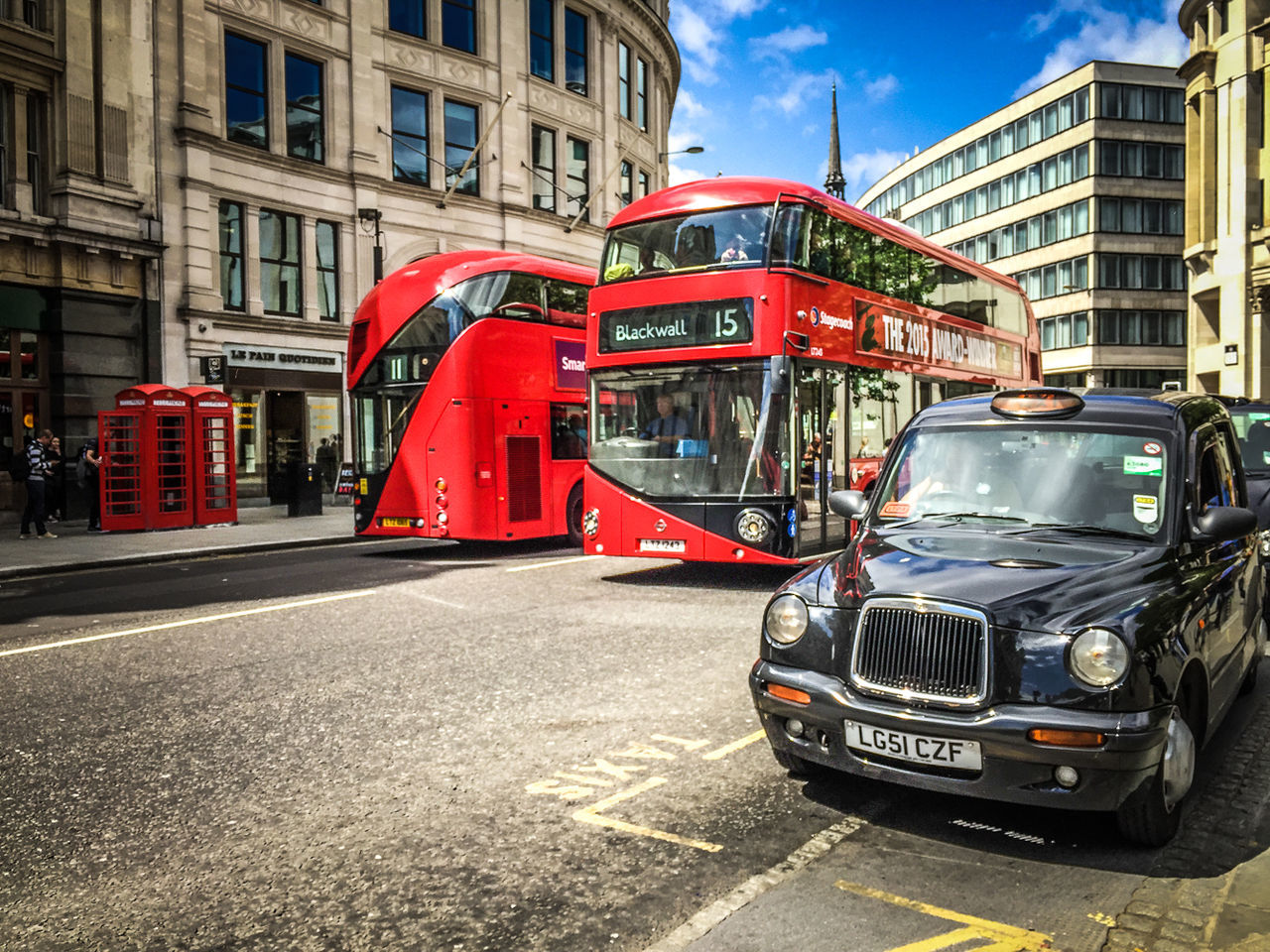 New double decker bus