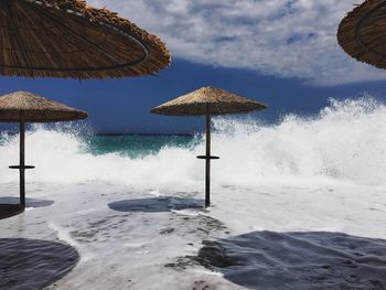 Sea water splashing on beach