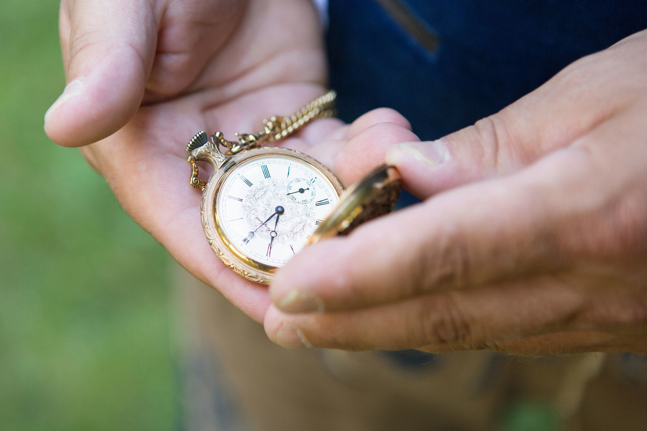 Zeit Uhr zeitlos detail alte uhr Taschenuhr gold Uhr Grandpa opa Clock