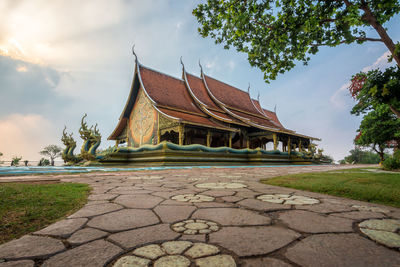 View of temple building against sky