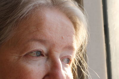 Close-up of thoughtful woman looking away