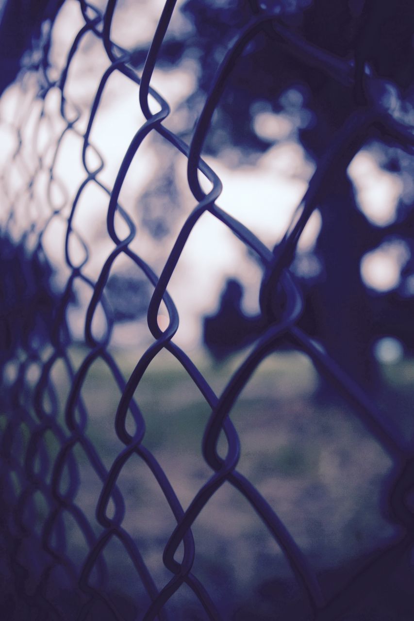 chainlink fence, protection, fence, safety, pattern, focus on foreground, metal, security, full frame, close-up, backgrounds, no people, outdoors, day, design, selective focus, metal grate, metallic, textured