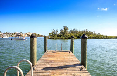 Dock at the loxahatchee river off of sawfish bay park in jupiter, florida.