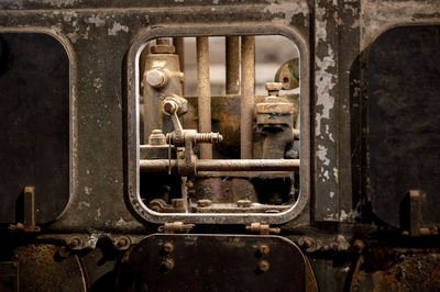 Close up view of an old machine.