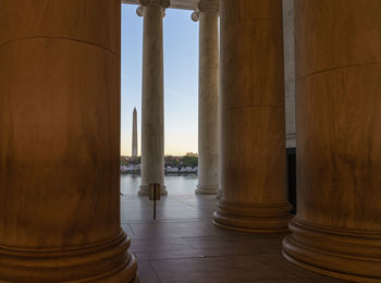 Columns in lincoln memorial