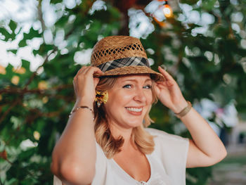 Portrait of a smiling young woman