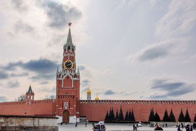 Panoramic view of moscow kremlin with spassky tower in center city on red square, moscow, russia.