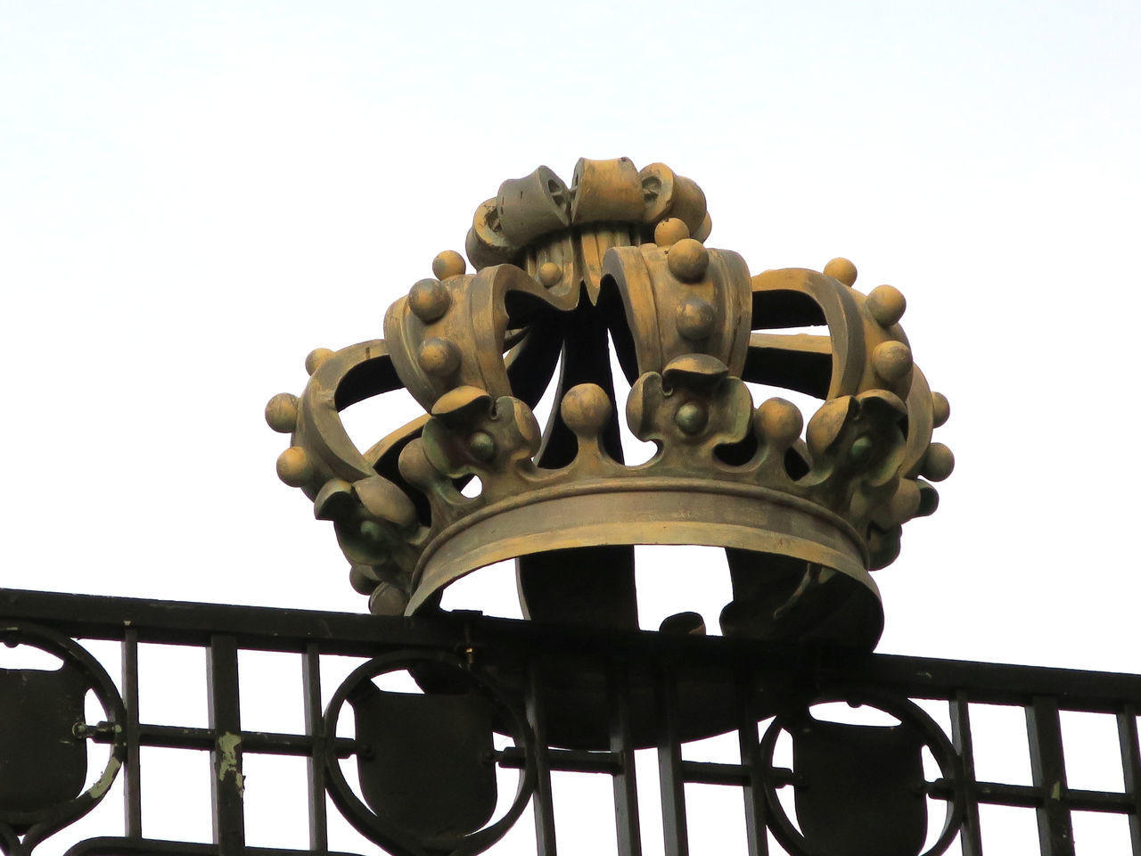 LOW ANGLE VIEW OF ROLLERCOASTER AGAINST SKY