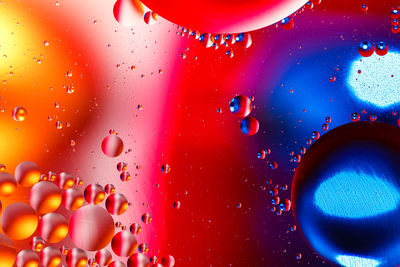 Full frame shot of bubbles 