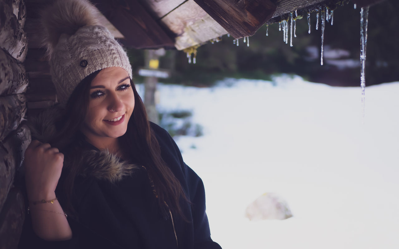 smiling, young adult, winter, portrait, young women, looking at camera, happiness, one person, real people, warm clothing, beauty, emotion, leisure activity, lifestyles, cold temperature, women, clothing, adult, beautiful woman, hair, hairstyle