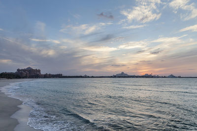Picturesque sunset in abu dhabi, united arab emirates