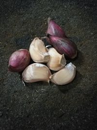 Close-up of garlic