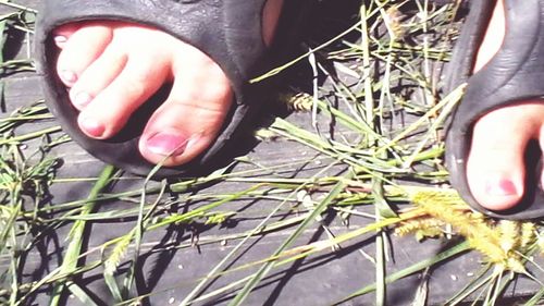 Close-up low section of woman