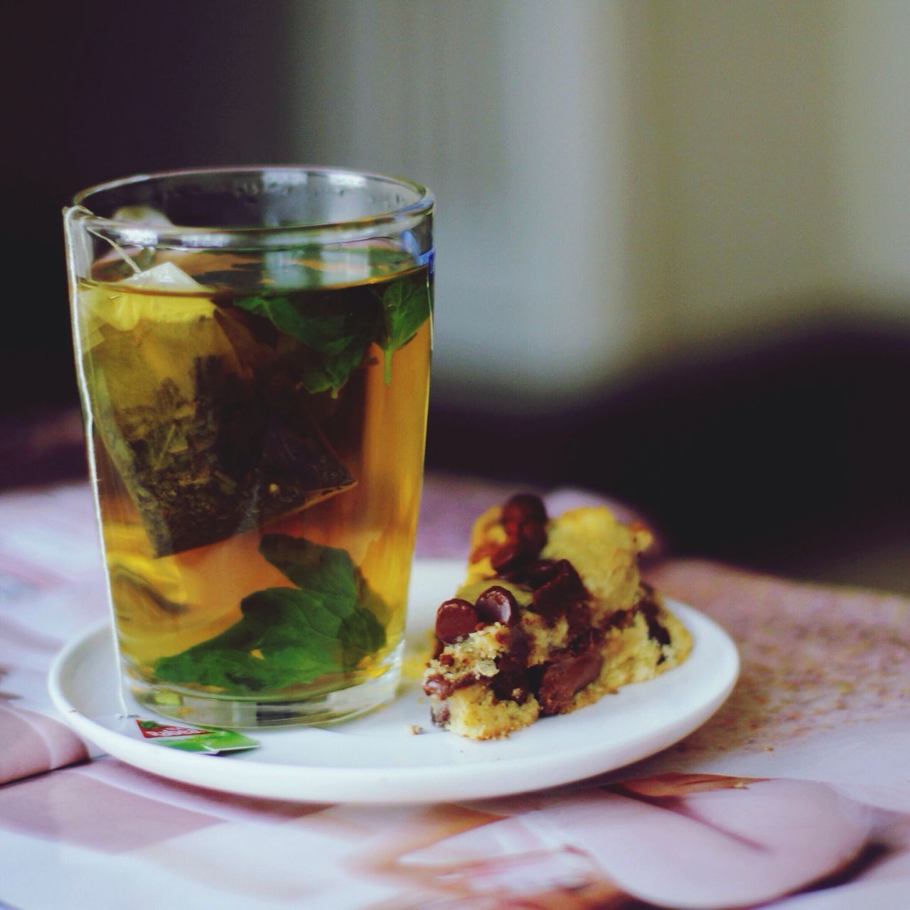 food and drink, drink, refreshment, drinking glass, freshness, indoors, table, food, close-up, still life, healthy eating, glass - material, alcohol, glass, focus on foreground, ready-to-eat, slice, juice, serving size, indulgence