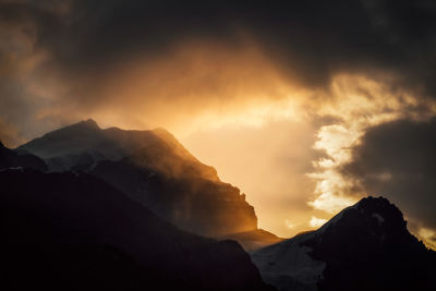 Annapurna circuit in nepal taken in may 2022