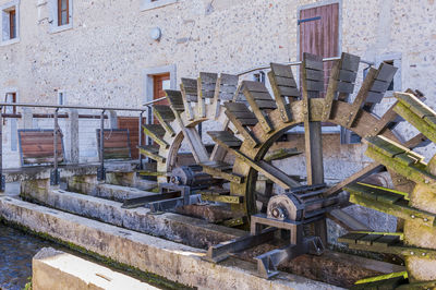 Wooden water wheels to generate hydroelectric power