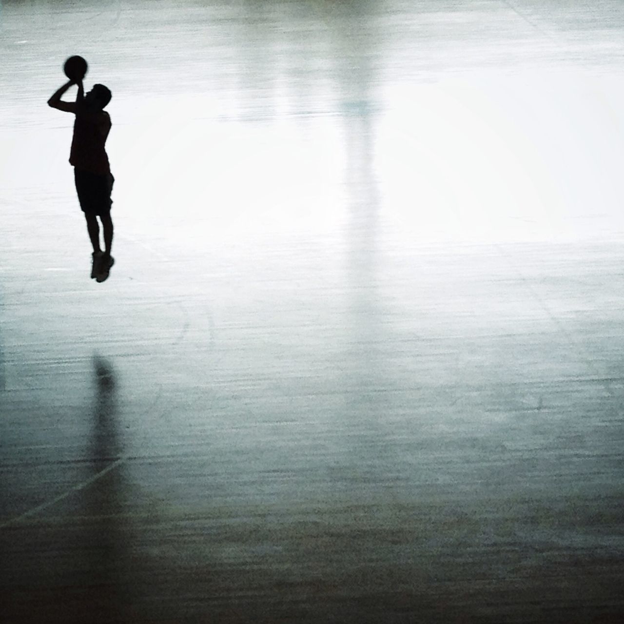 lifestyles, leisure activity, full length, men, standing, walking, person, copy space, casual clothing, silhouette, side view, holding, childhood, motion, water, rear view, healthy lifestyle, sport