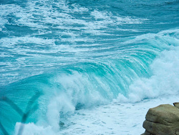 Waves splashing in sea