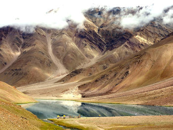 Lake between the mountain 